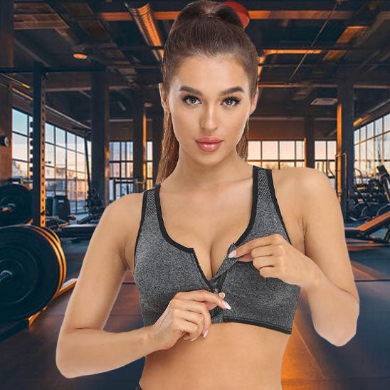 Femme portant brassière sport Cropfit pendant entraînement fitness